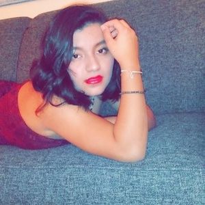 Meet your Posher, Nisia